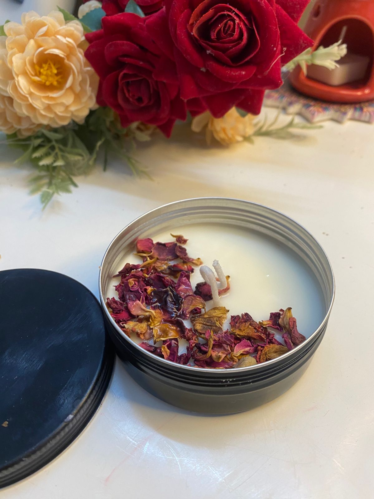 Dry Petals Rose Tin
