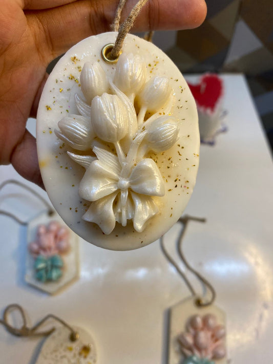 White Tulip bouquet Wax Sachet